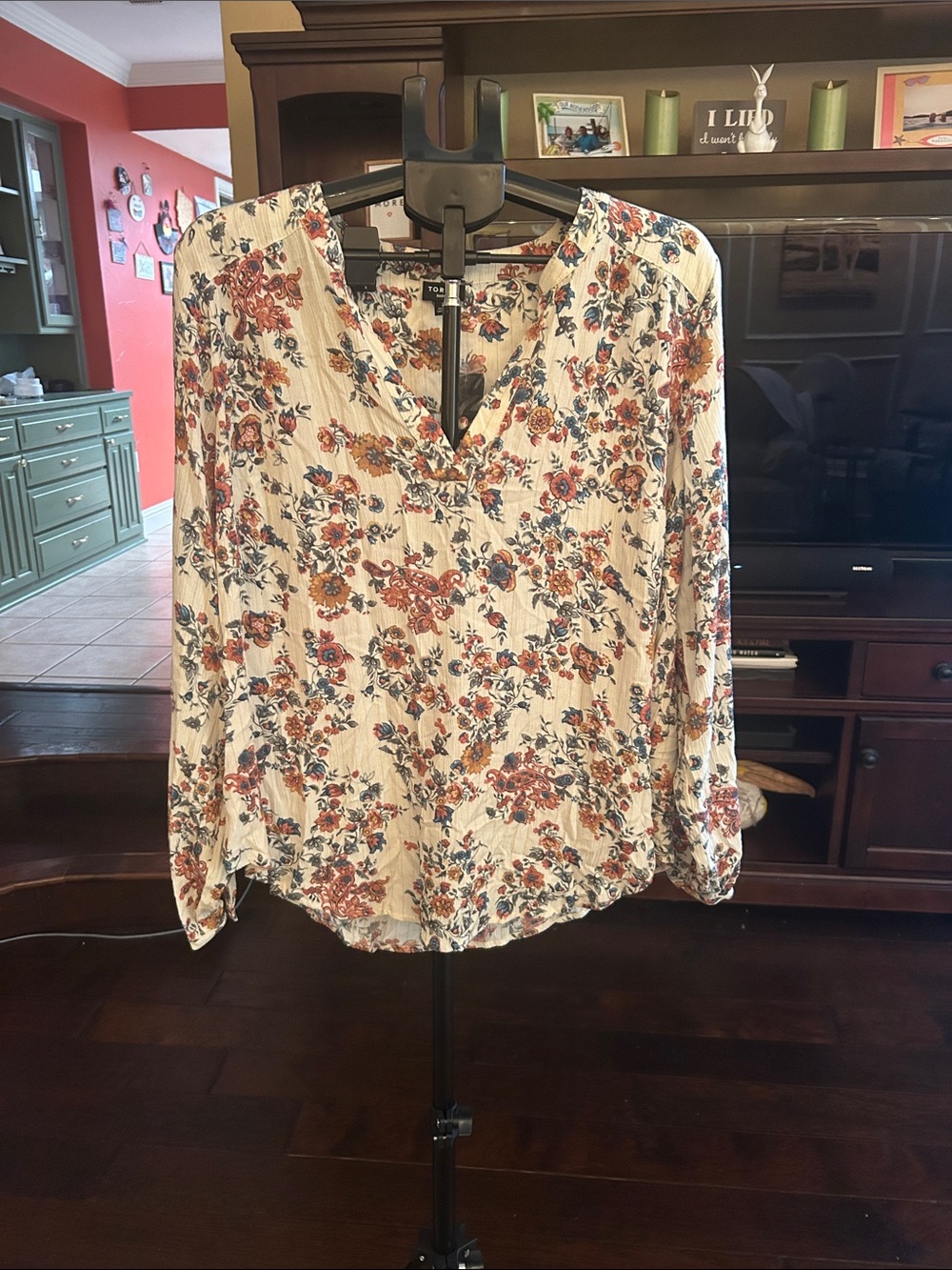 torrid Cream Floral V-Neck Long-Sleeve Blouse with Rust & Blue Flowers